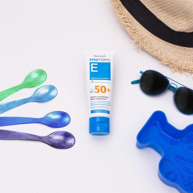کرم ضد آفتاب بی رنگ مینرال درمو محافظ اموتوپیک فارماسریز SPF 50 محافظت بسیار بالا 75 میل